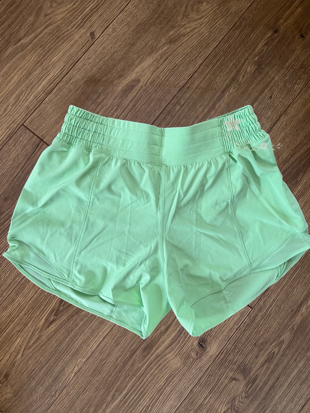 Lululemon Hotty Hot High Rise Lined Short 4" Kale Krush NWT Size 6